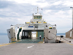 Reisebericht - mit tuifly.com nach Mali Losinj in Kroatien - Fähre an der Anlegstelle Merag auf der Inse Cres